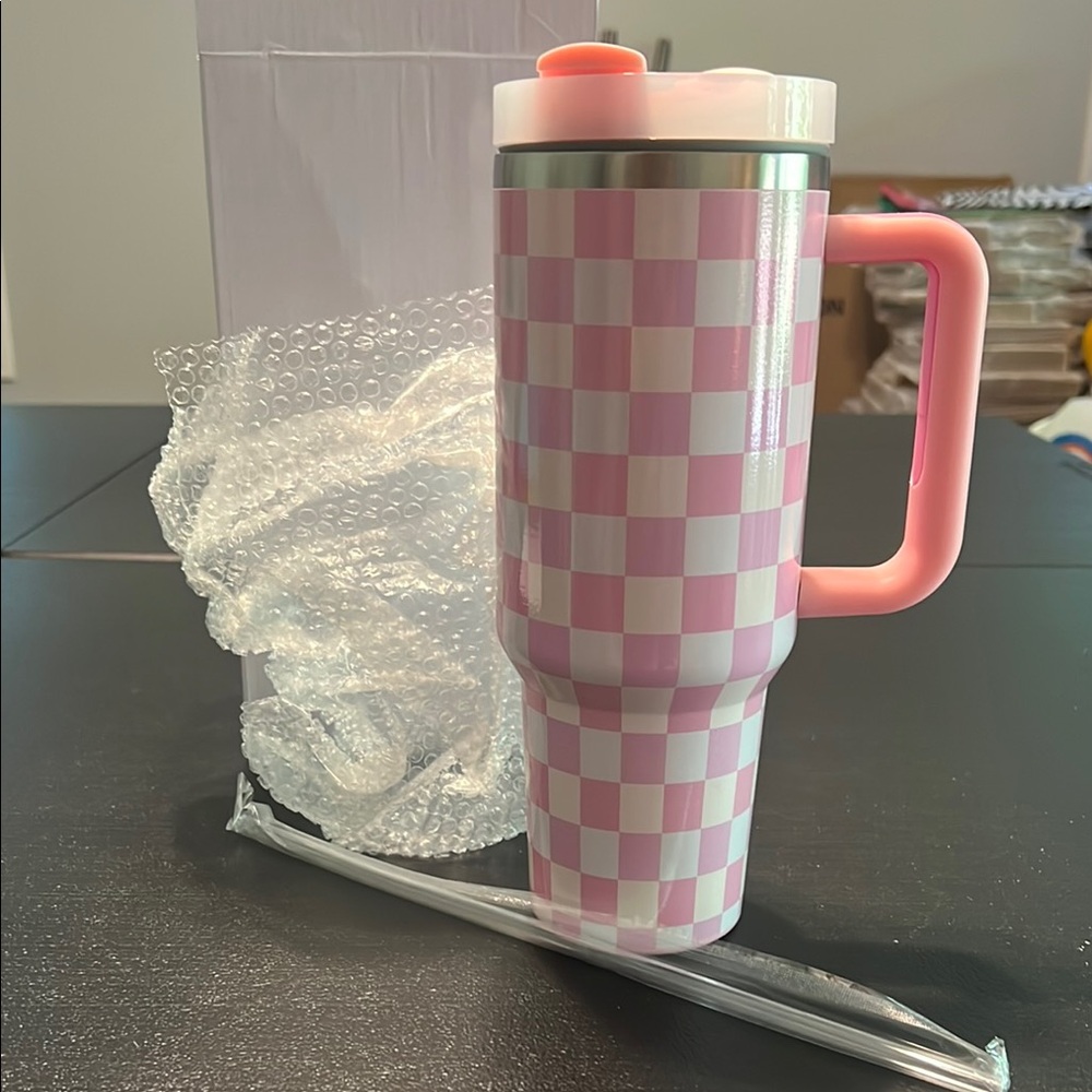 NIB Pink Lily Pink Checkered Tumbler with Straw